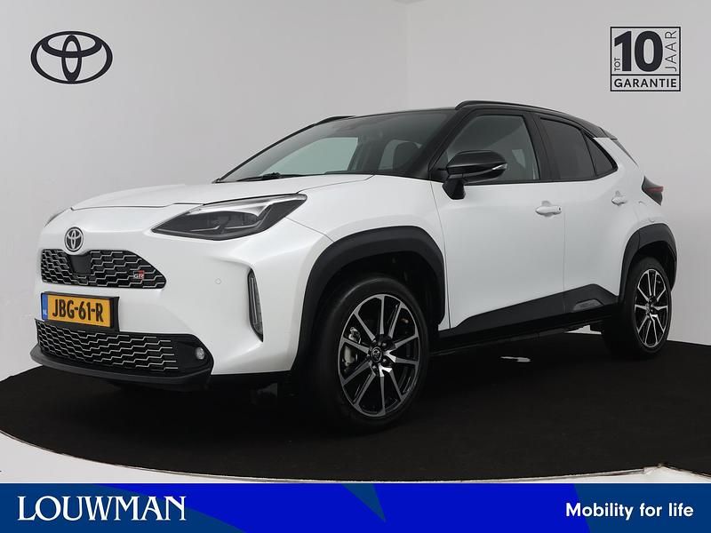 Wit, metallic lak Gebruikt 2023 Toyota Yaris Cross Sport SUV | € 30.445 (Iets duurder) - Afbeelding 1/3