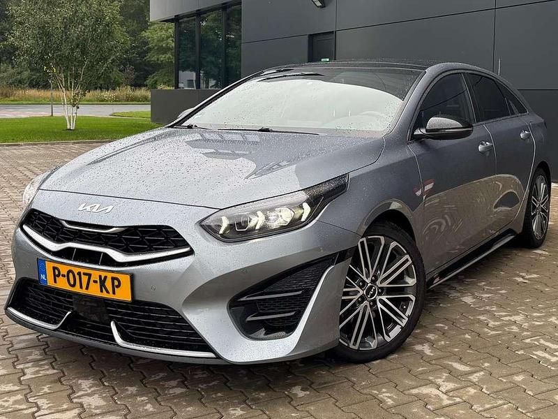 Grijs Gebruikt 2022 Kia ProCeed Hatchback | € 22.500 (Eerlijke prijs) - Afbeelding 1/4