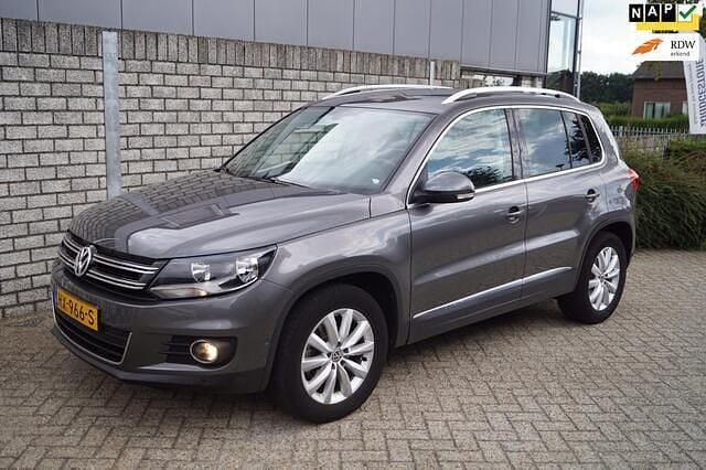 Grijs Gebruikt 2016 VW Tiguan Sport SUV | € 16.450 (Super prijs) - Afbeelding 1/4