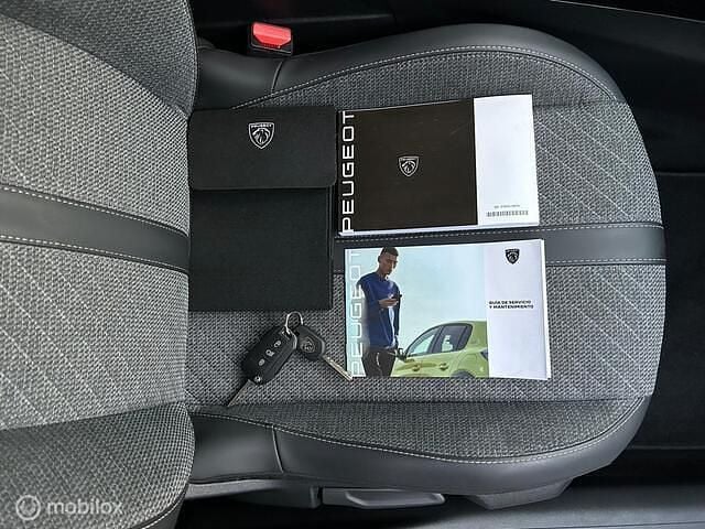 Occasion Peugeot 2008 Allure 101 PK (74 kW) 2024 Rood SUV