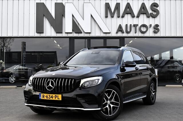 Zwart Occasion 2015 Mercedes GLC250 AMG line SUV | € 29.750 (Duur) - Afbeelding 1/4