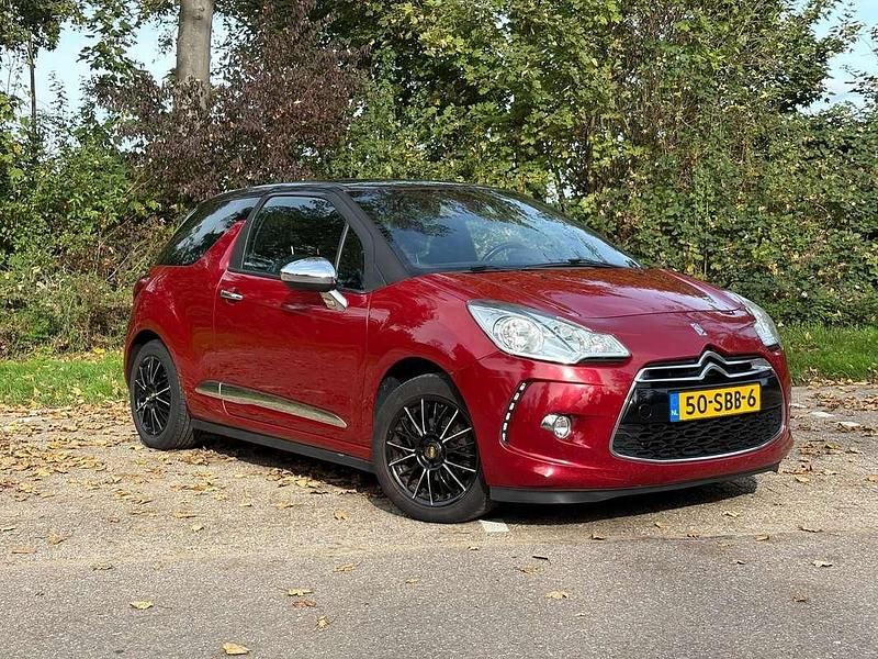 Rood Gebruikt 2011 Citroën DS3 So Chic Hatchback | € 3.000 (Eerlijke prijs) - Afbeelding 1/4