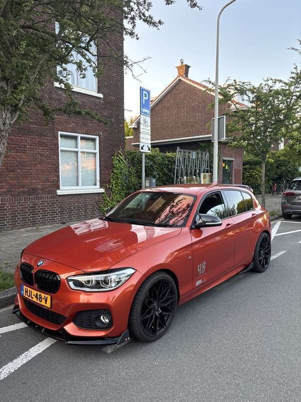 Oranje Gebruikt 2016 BMW 118 M Sport Hatchback | € 18.500 (Eerlijke prijs) - Afbeelding 1/4