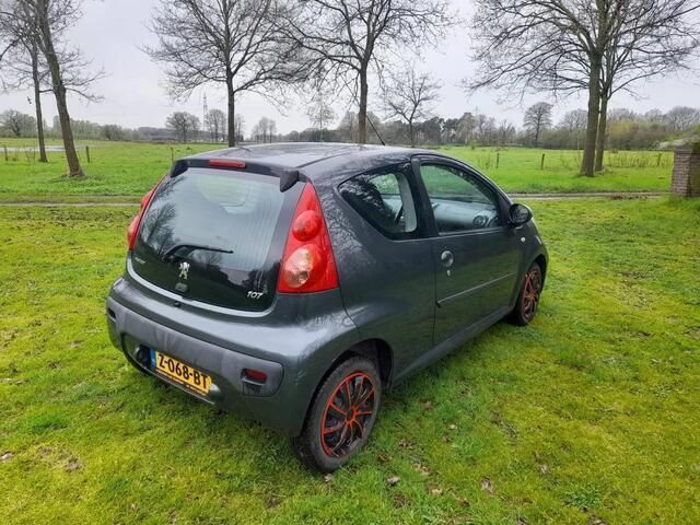 Occasion Peugeot 107 Sportium 68 PK (50 kW) 2011 Grijs Hatchback