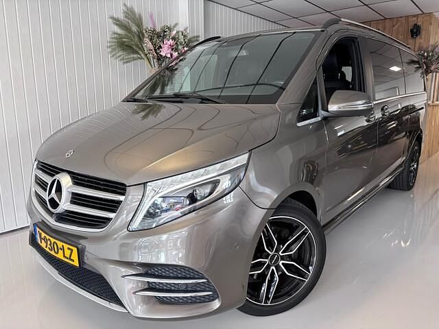 Overige Gebruikt 2018 Mercedes V220 AMG line MPV | € 28.450 - Afbeelding 1/3