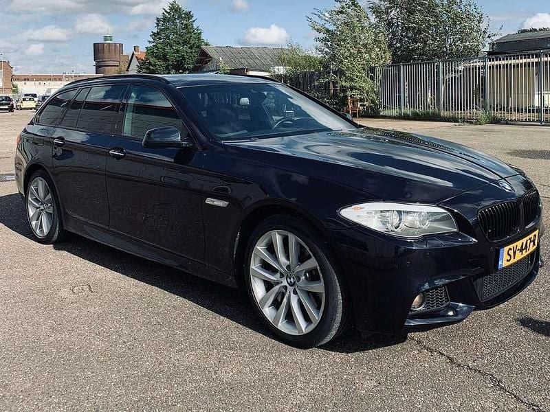 Zwart Gebruikt 2013 BMW 535 Executive Stationwagen | € 16.900 (Eerlijke prijs) - Afbeelding 1/4