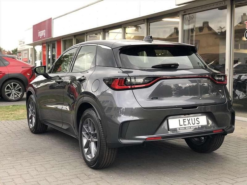 Nieuw Lexus LBX 136 PK (100 kW) 2025 Grijs SUV