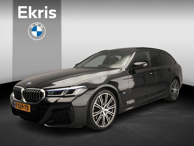 Zwart Gebruikt 2021 BMW 530 M Sport Stationwagen | € 39.900 (Eerlijke prijs) - Afbeelding 1/4