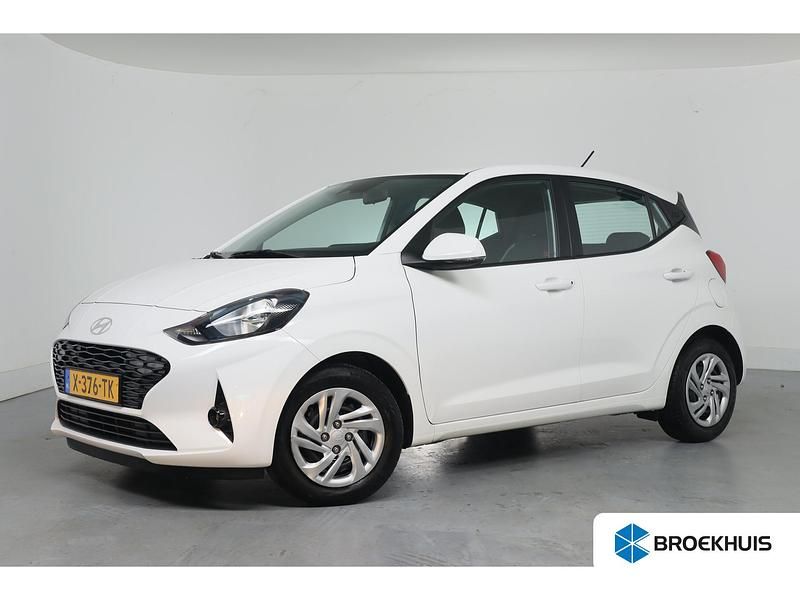 Wit Gebruikt 2024 Hyundai i10 Comfort Hatchback | € 16.895 (Eerlijke prijs) - Afbeelding 1/4