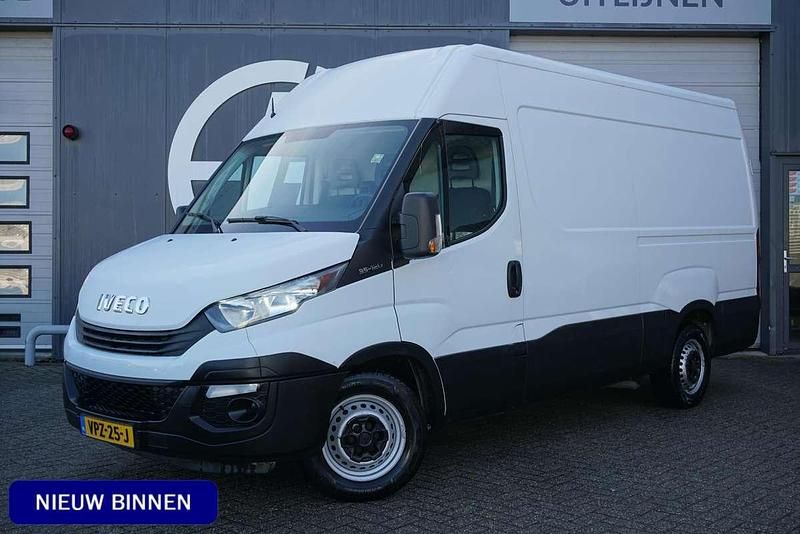 Wit Occasion 2017 Iveco Daily Van | € 8.945 (Goede deal) - Afbeelding 1/4