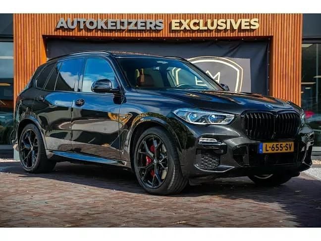 Zwart Gebruikt 2021 BMW X5 Executive SUV | € 46.900 (Iets duurder) - Afbeelding 1/4
