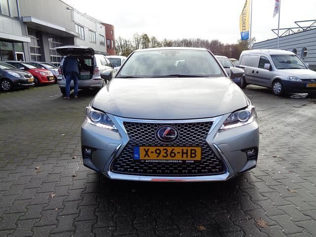 Grijs Gebruikt 2019 Lexus CT200h Sport Line Hatchback | € 22.950 (Eerlijke prijs) - Afbeelding 1/4