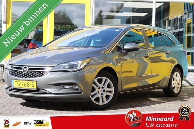 Grijs Gebruikt 2018 Opel Astra Edition Stationwagen | € 13.900 (Eerlijke prijs) - Afbeelding 1/4