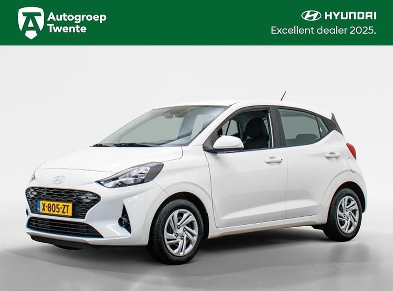 Wit Gebruikt 2024 Hyundai i10 Comfort Hatchback | € 16.990 (Eerlijke prijs) - Afbeelding 1/4