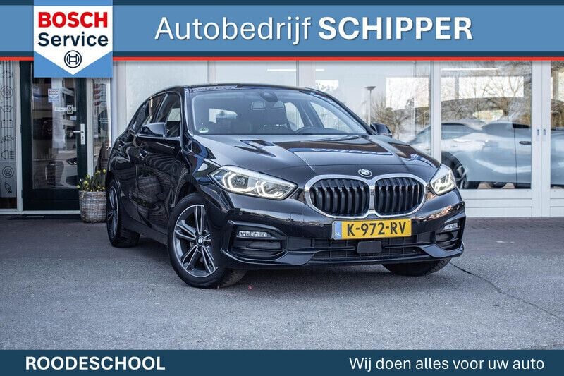 Zwart Gebruikt 2021 BMW 118 Executive Hatchback | € 22.950 (Eerlijke prijs) - Afbeelding 1/4