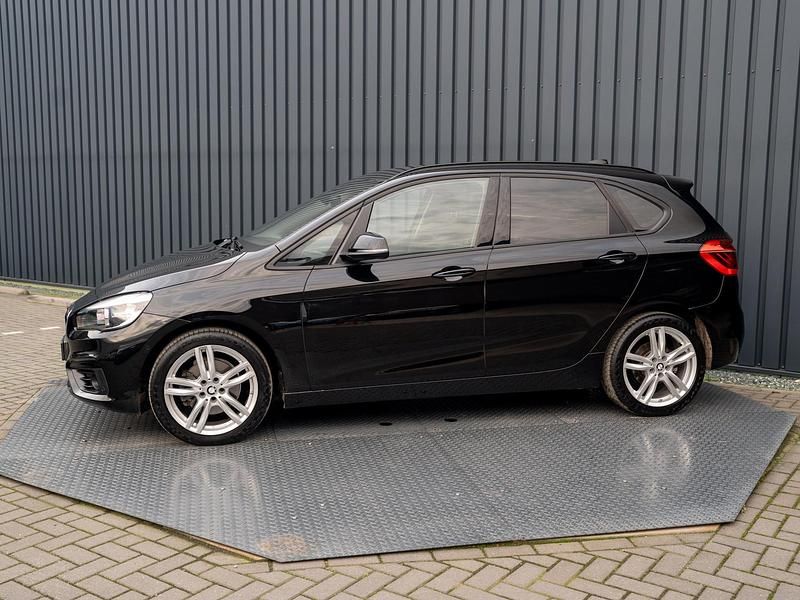 Occasion BMW 218 Executive 136 PK (100 kW) 2015 Zwart (metallic) Stationwagen