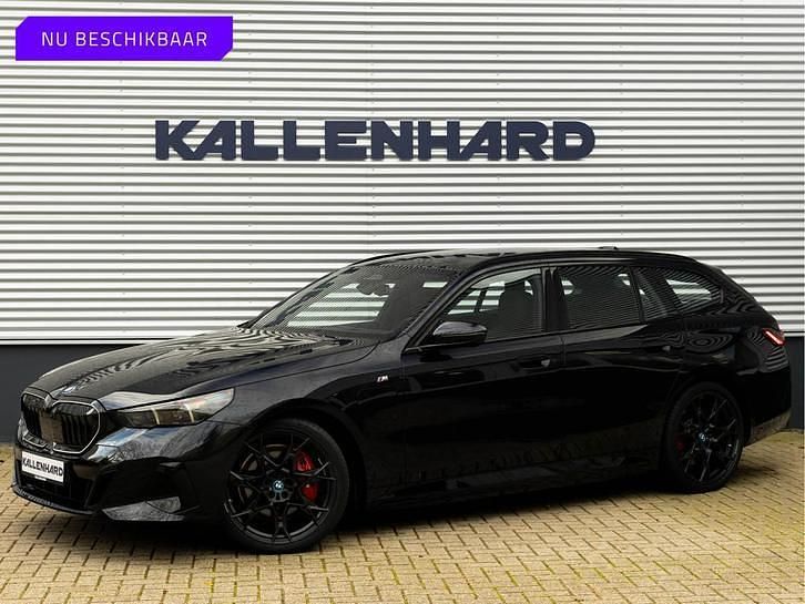 Occasion BMW 550e M Sport 490 PK (360 kW) 2025 Zwart Stationwagen