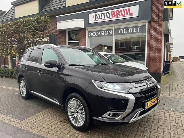Zwart Gebruikt 2019 Mitsubishi Outlander Instyle SUV | € 17.850 (Eerlijke prijs) - Afbeelding 1/4