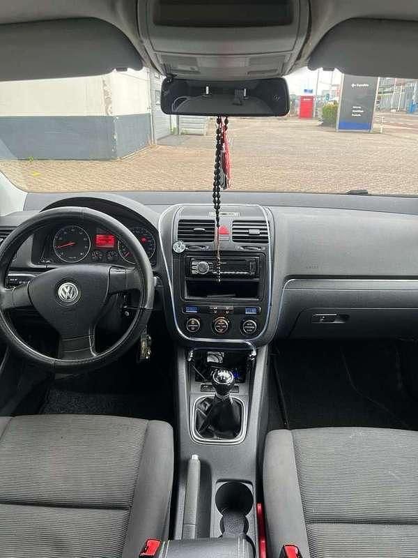 Zwart Occasion 2006 VW Golf IV Hatchback | € 1.450 (Goede deal) - Afbeelding 1/4