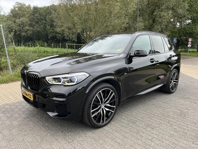 , metallic lak Gebruikt 2022 BMW X5 Executive SUV | € 74.995 (Eerlijke prijs) - Afbeelding 1/4