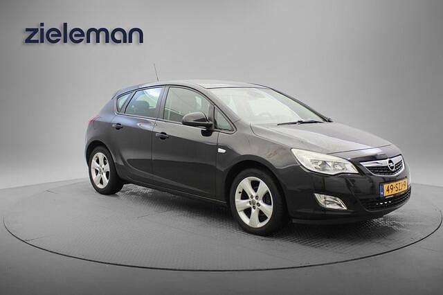 Occasion Opel Astra Edition 120 PK (88 kW) 2012 Zwart Hatchback