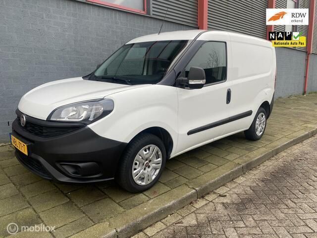 Wit Gebruikt 2019 Fiat Doblò MPV | € 7.499 (Eerlijke prijs) - Afbeelding 1/4