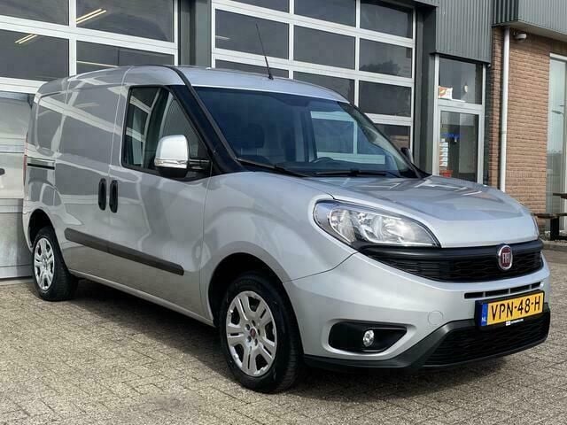Zilver Gebruikt 2016 Fiat Doblò MPV | € 10.950 (Duur) - Afbeelding 1/4