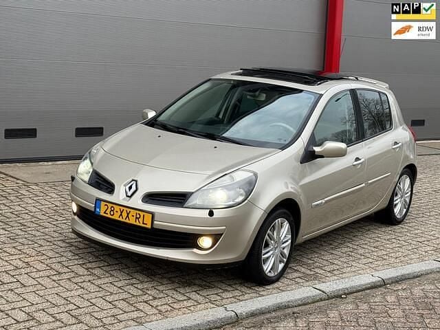 Beige Occasion 2007 Renault Clio II Initiale Hatchback | € 2.749 (Goede deal) - Afbeelding 1/4