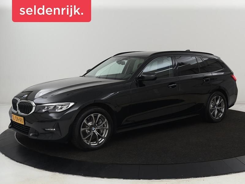 Zwart Gebruikt 2021 BMW 330 Stationwagen | € 25.400 (Goede deal) - Afbeelding 1/4