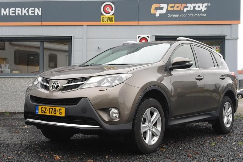 Bruin Occasion 2013 Toyota RAV4 MPV | € 15.950 (Eerlijke prijs) - Afbeelding 1/4
