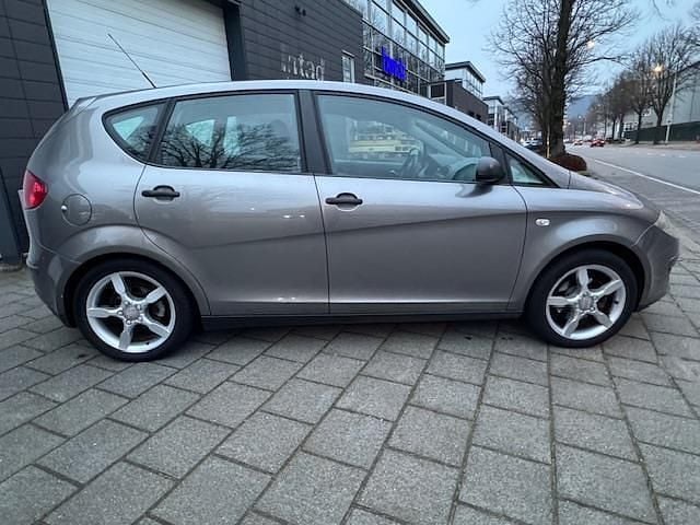 Occasion Seat Altea Reference 102 PK (75 kW) 2004 Grijs MPV