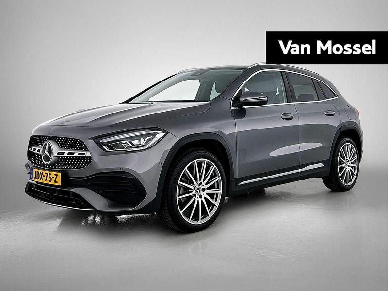 Grijs Gebruikt 2021 Mercedes GLA250 AMG line SUV | € 34.900 (Goede deal) - Afbeelding 1/4