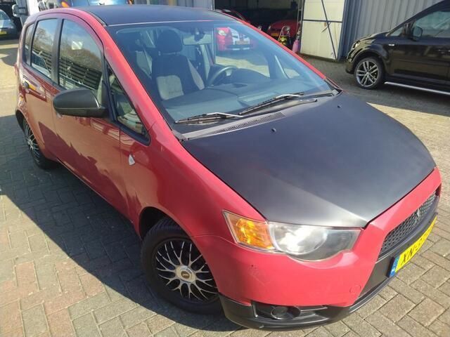 Rood Gebruikt 2009 Mitsubishi Colt Inform Hatchback | € 750 (Super prijs) - Afbeelding 1/4