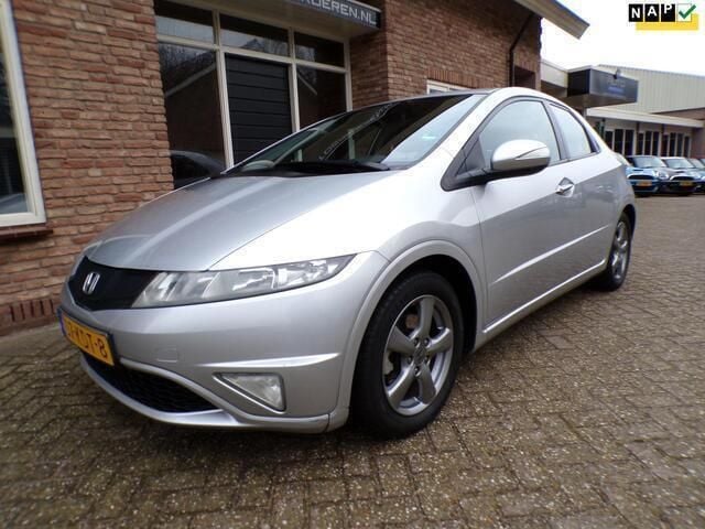 Grijs, metallic lak Occasion 2009 Honda Civic Sport Hatchback | € 4.950 (Eerlijke prijs) - Afbeelding 1/4