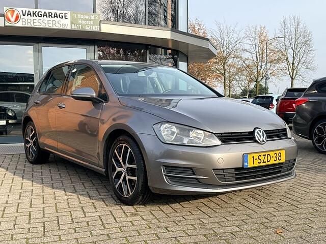Occasion VW Golf VII Trendline 105 PK (77 kW) 2014 Grijs Hatchback