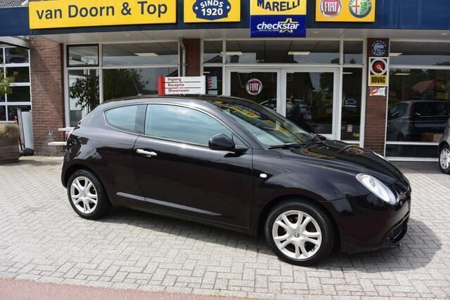 Zwart Gebruikt 2009 Alfa Romeo MiTo Distinctive Hatchback | € 4.745 (Iets duurder) - Afbeelding 1/4