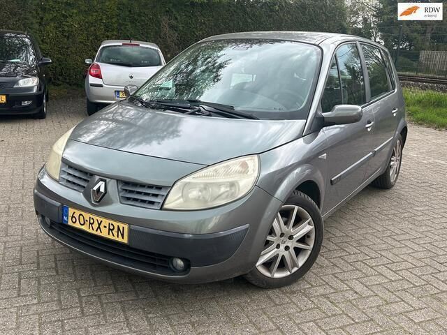 Grijs, metallic lak Gebruikt 2005 Renault Scénic II Expression MPV | € 1.550 (Eerlijke prijs) - Afbeelding 1/4