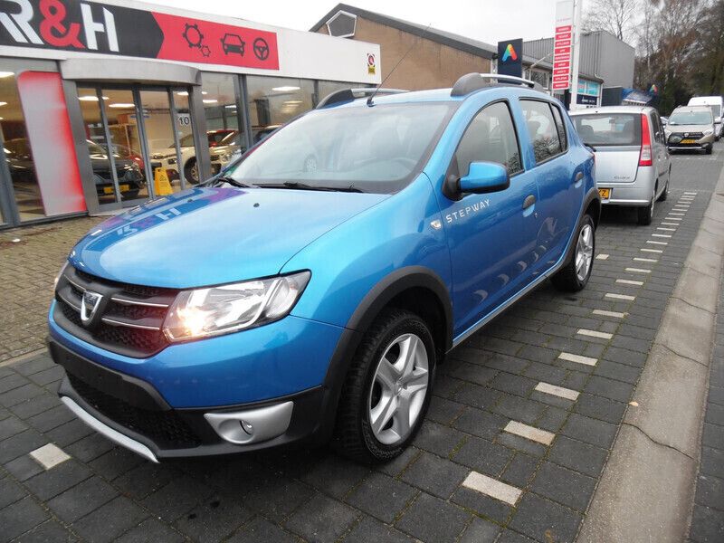 Overige Gebruikt 2016 Dacia Sandero Lauréate Hatchback | € 9.700 (Duur) - Afbeelding 1/4