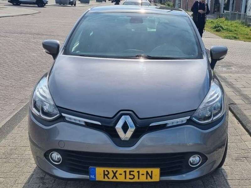 Grijs Gebruikt 2016 Renault Clio IV Iconic Hatchback | € 8.500 (Eerlijke prijs) - Afbeelding 1/4