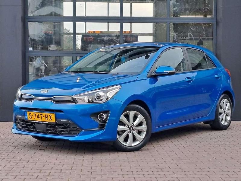 Blauw Gebruikt 2020 Kia Rio Hatchback | € 14.950 (Goede deal) - Afbeelding 1/4