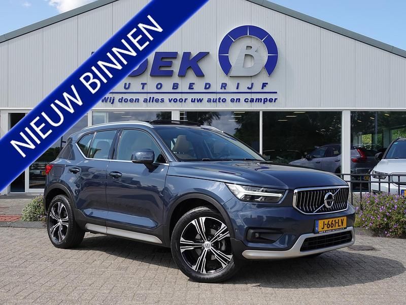 Blauw Gebruikt 2020 Volvo XC40 Inscription SUV | € 31.340 (Duur) - Afbeelding 1/4