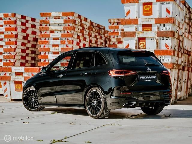 Occasion Mercedes B180 AMG line 136 PK (100 kW) 2021 Zwart MPV