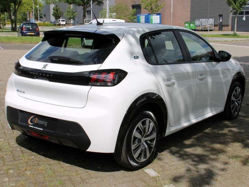 Occasion Peugeot e-208 Active 100 kW (136 PK) 2024 Wit, metallic lak Hatchback