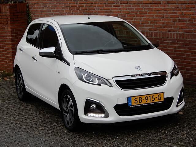 Wit Gebruikt 2018 Peugeot 108 Allure Hatchback | € 12.500 (Eerlijke prijs) - Afbeelding 1/4