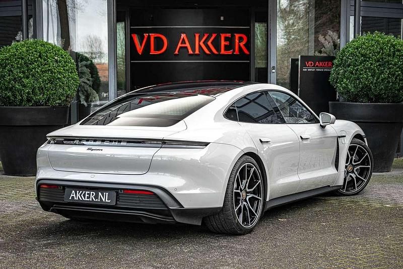 Occasion Porsche Taycan Performance Package 349 kW (475 PK) 2023 Grijs Sedan