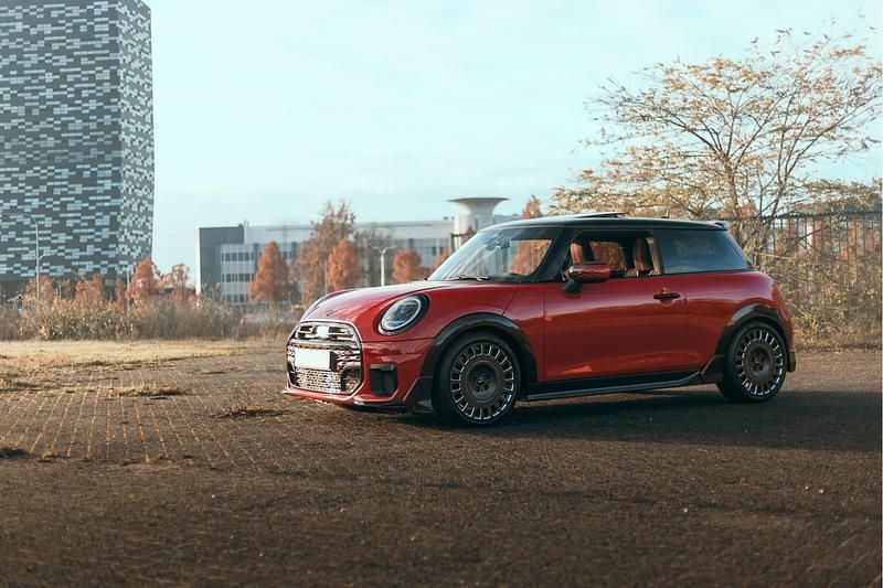 Rood Gebruikt 2024 Mini John Cooper Works Hatchback | € 51.500 - Afbeelding 1/2