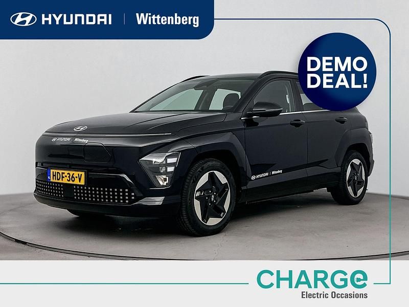 Zwart Occasion 2025 Hyundai Kona Comfort SUV | € 37.900 (Iets duurder) - Afbeelding 1/3