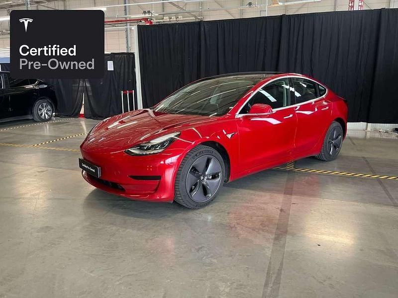 Rood Gebruikt 2020 Tesla Model 3 Sedan | € 23.100 (Eerlijke prijs) - Afbeelding 1/4