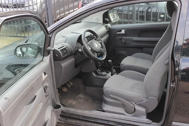 Occasion VW Fox Trendline 54 PK (39 kW) 2006 Zwart Hatchback