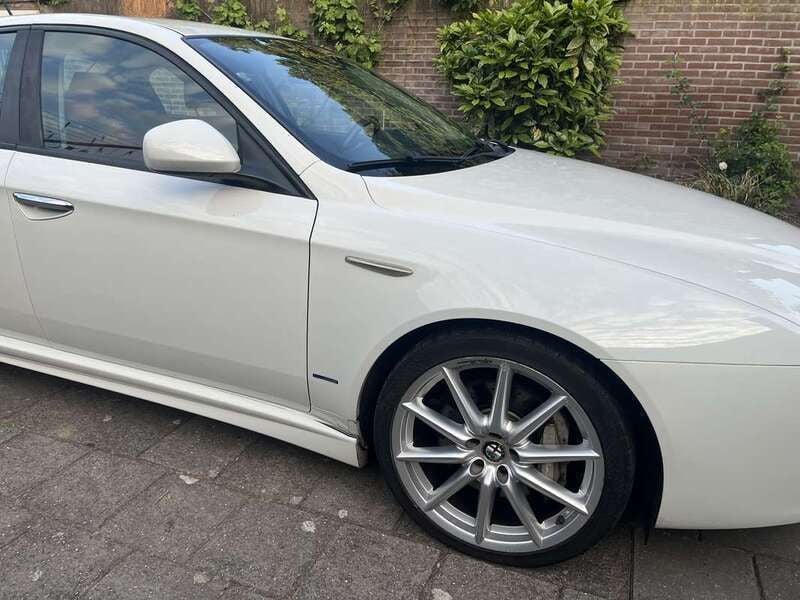 Wit Gebruikt 2010 Alfa Romeo 159 Progression Sedan | € 7.000 (Eerlijke prijs) - Afbeelding 1/4